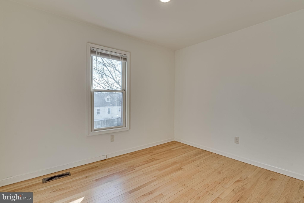 2419 1st Street S - Photo 19