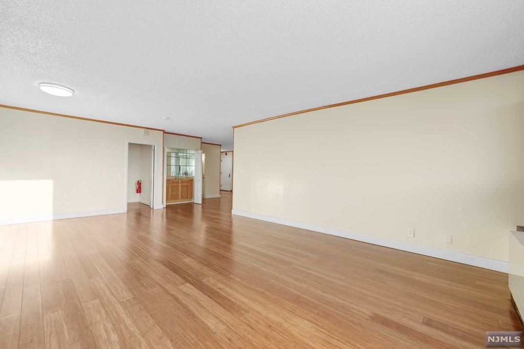 800 Palisade Avenue - Photo 24