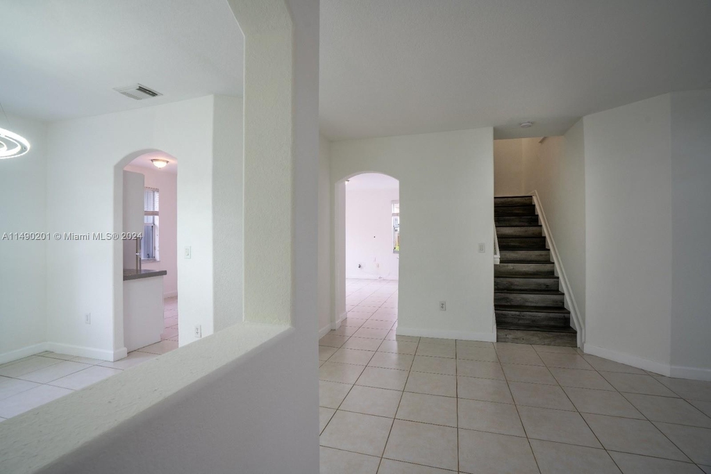 7457 Nw 113th Ct - Photo 2