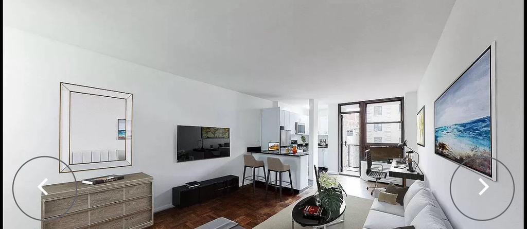 165 East 35th Street - Photo 1