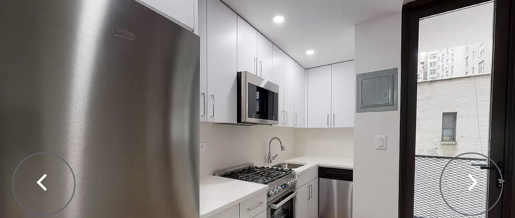 165 East 35th Street - Photo 2