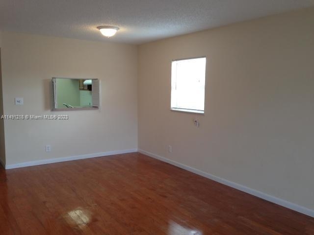 1100 Nw 87th Ave - Photo 3