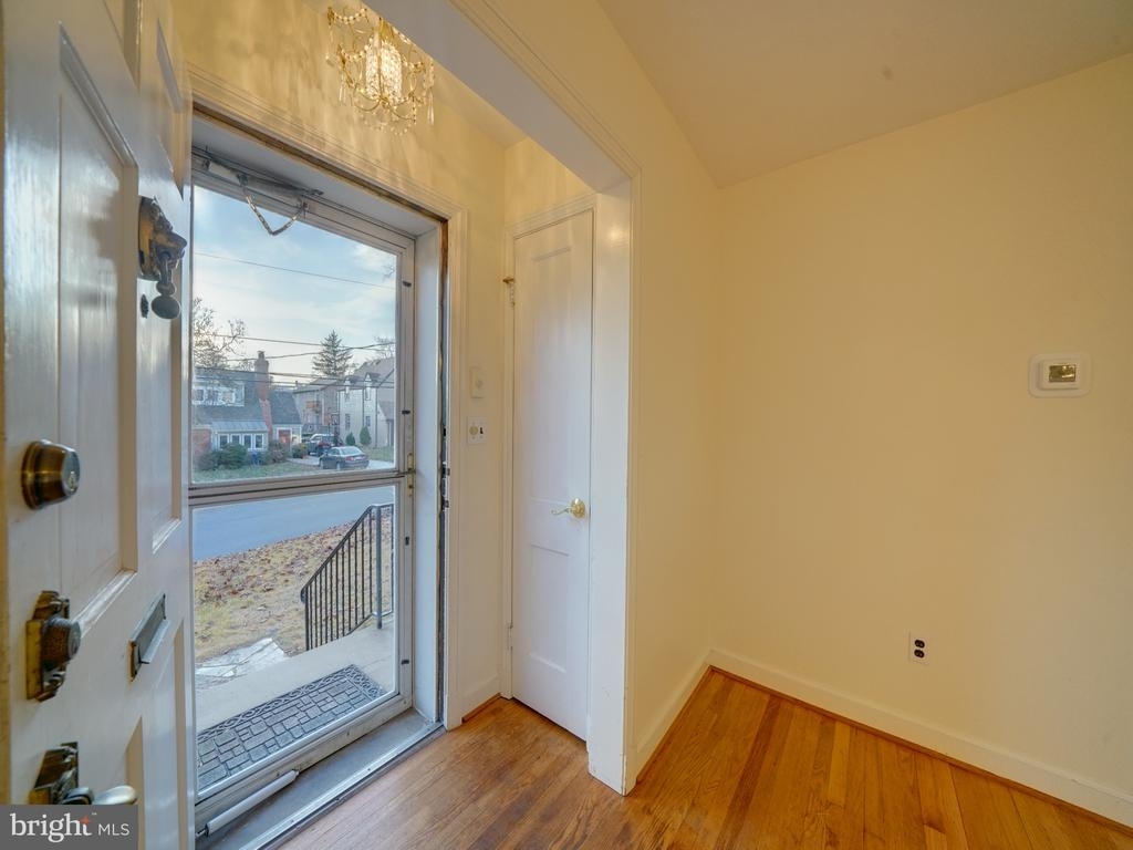 8817 2nd Ave - Photo 3