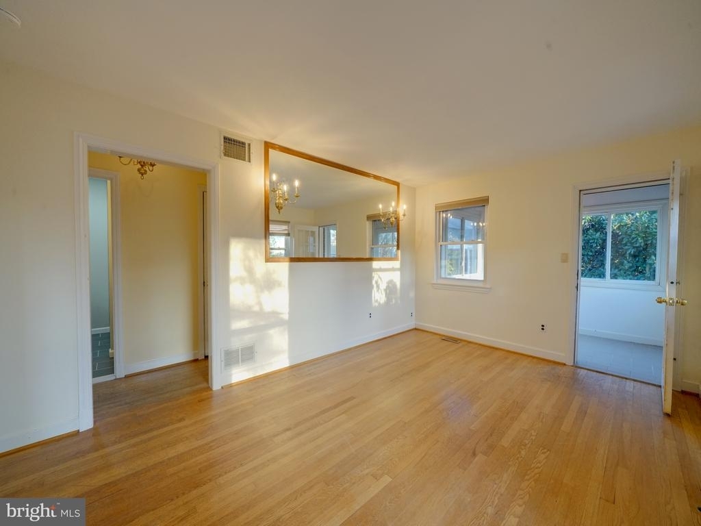 8817 2nd Ave - Photo 5