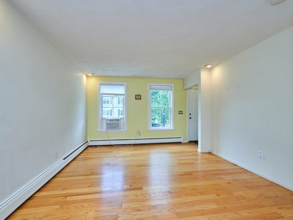 47 Park St - Photo 2