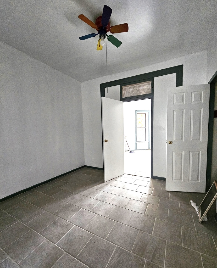 121 Martense Street - Photo 3