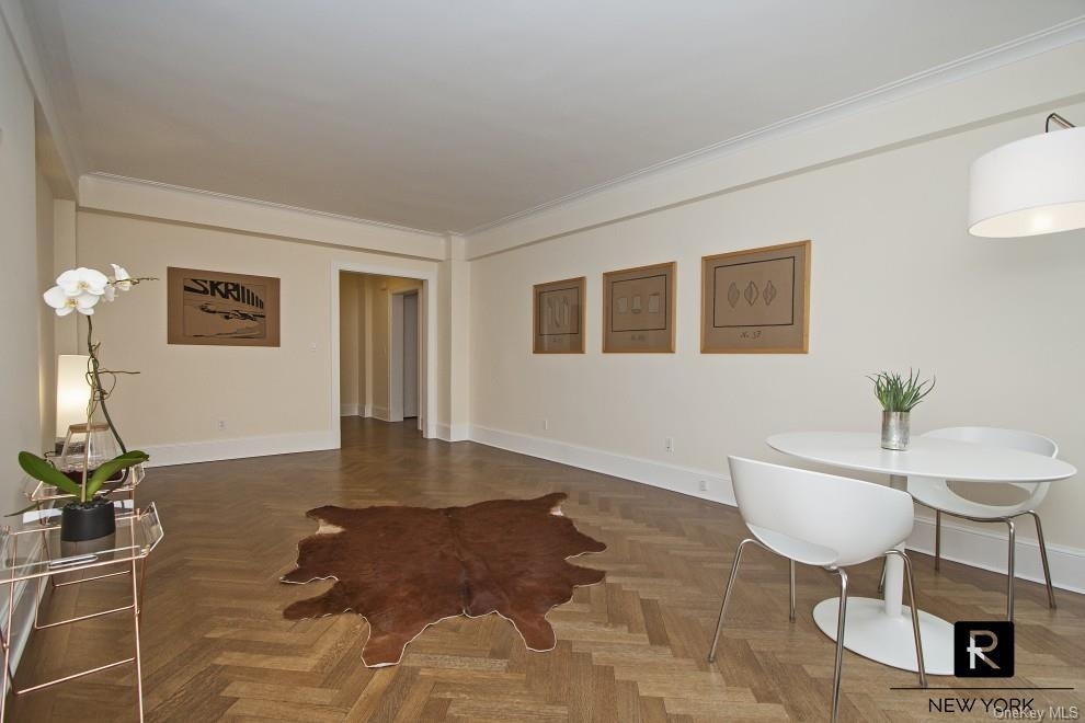 530 Park Avenue - Photo 3