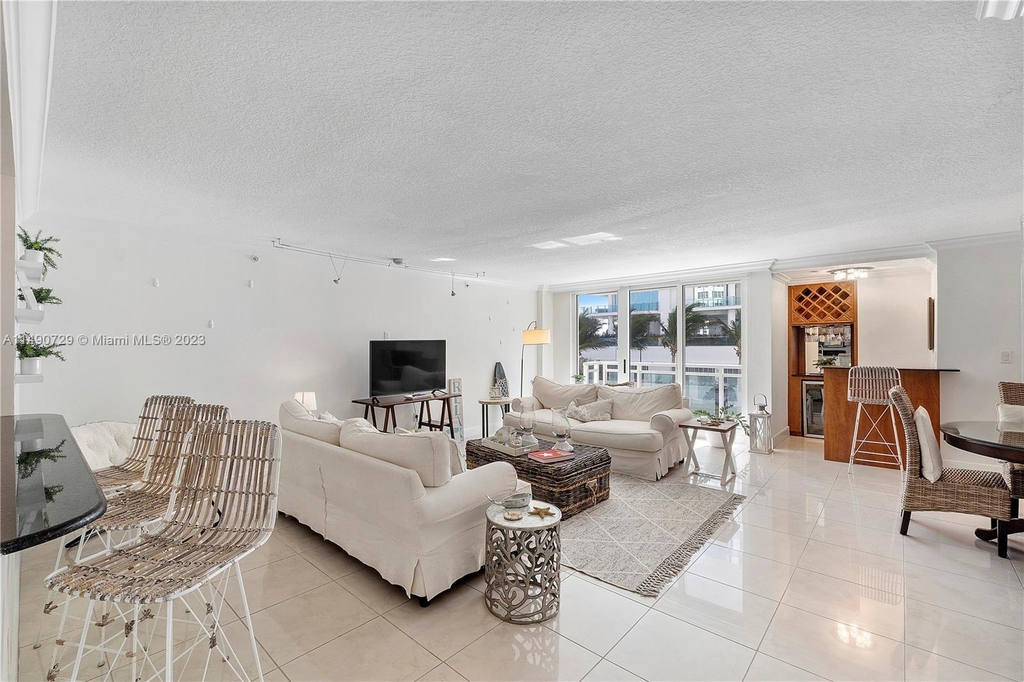 6917 Collins Ave - Photo 2