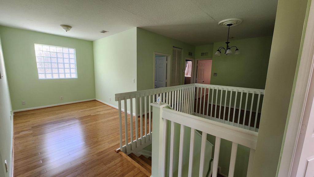 1042 Grove Park Circle - Photo 15