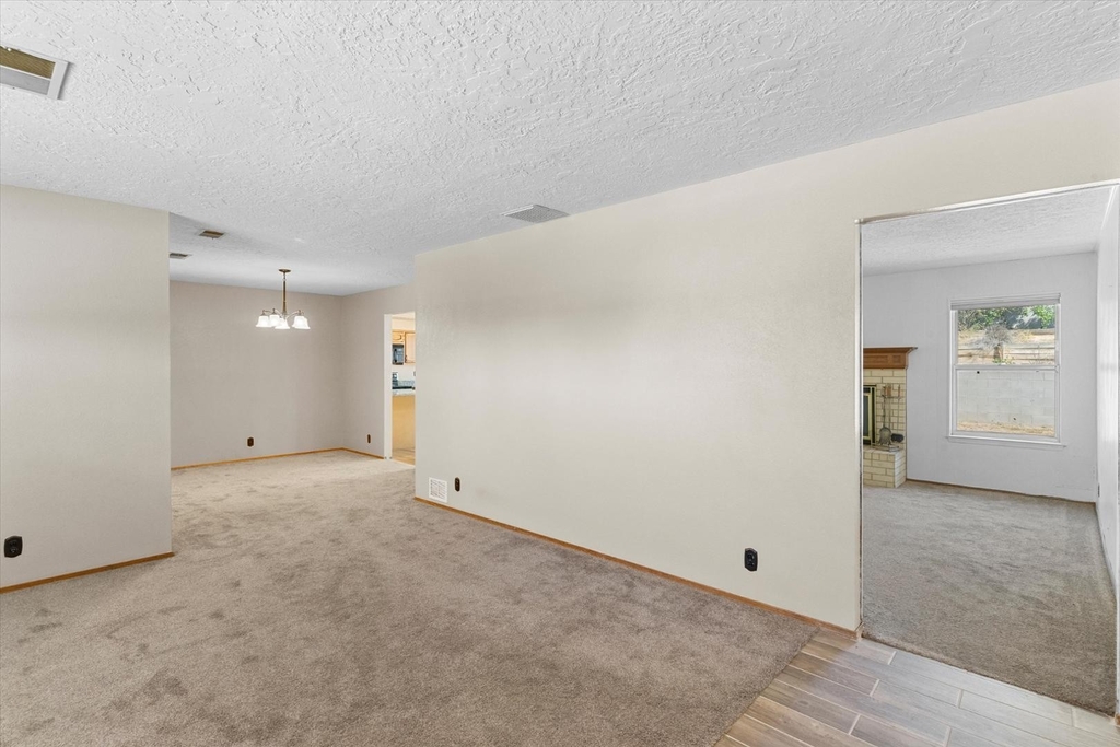 5400 Dee Drive Ne - Photo 1