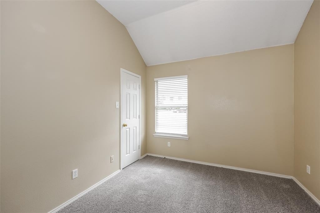 1325 Fox Glenn - Photo 12