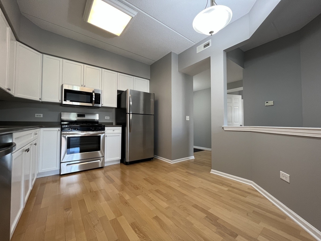 132 W Johnson Street - Photo 4