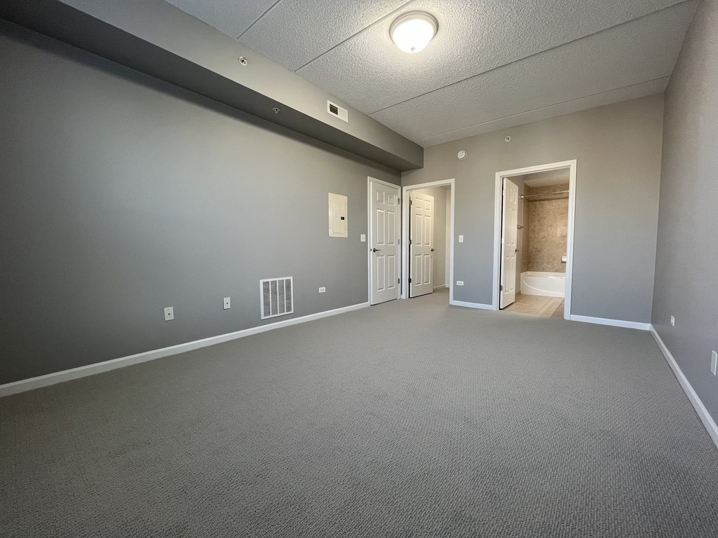 132 W Johnson Street - Photo 14