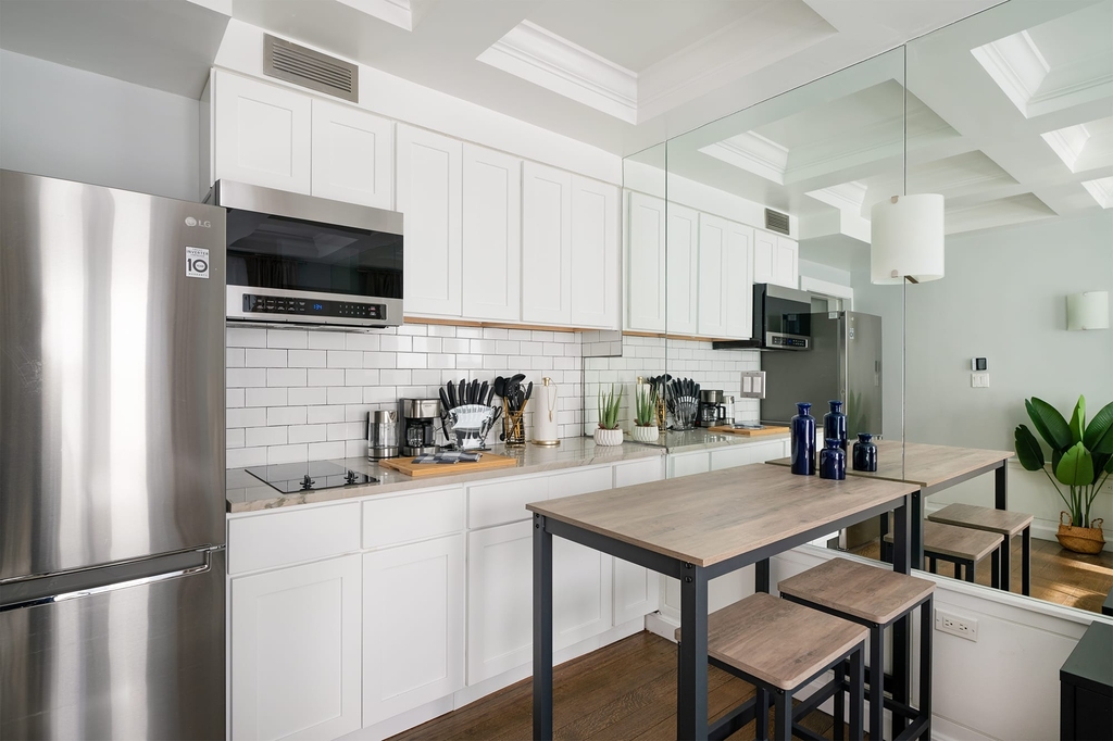 238 West 73rd Street - Photo 7
