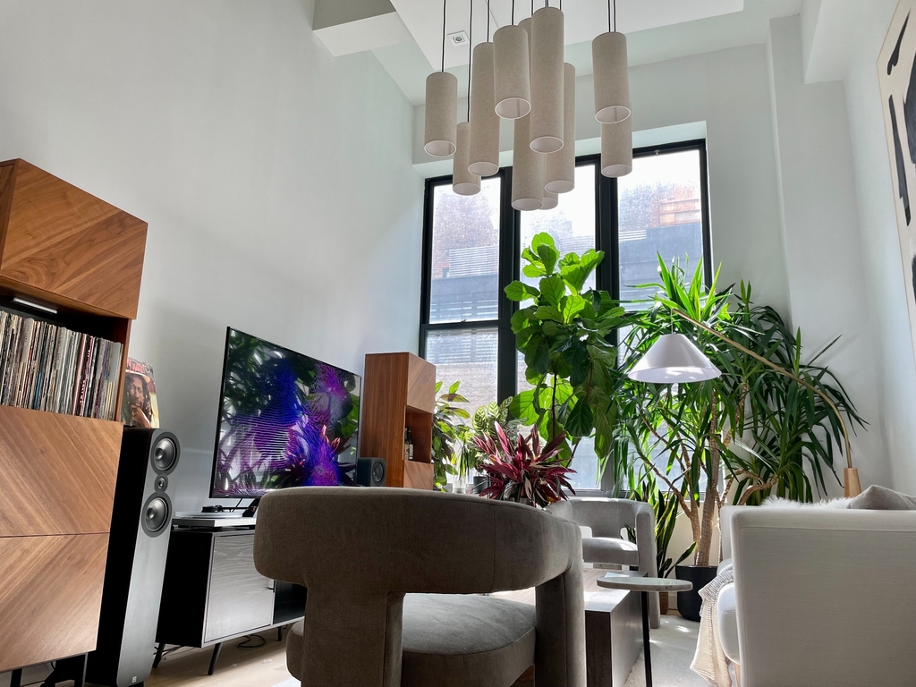 421 Hudson Street - Photo 2