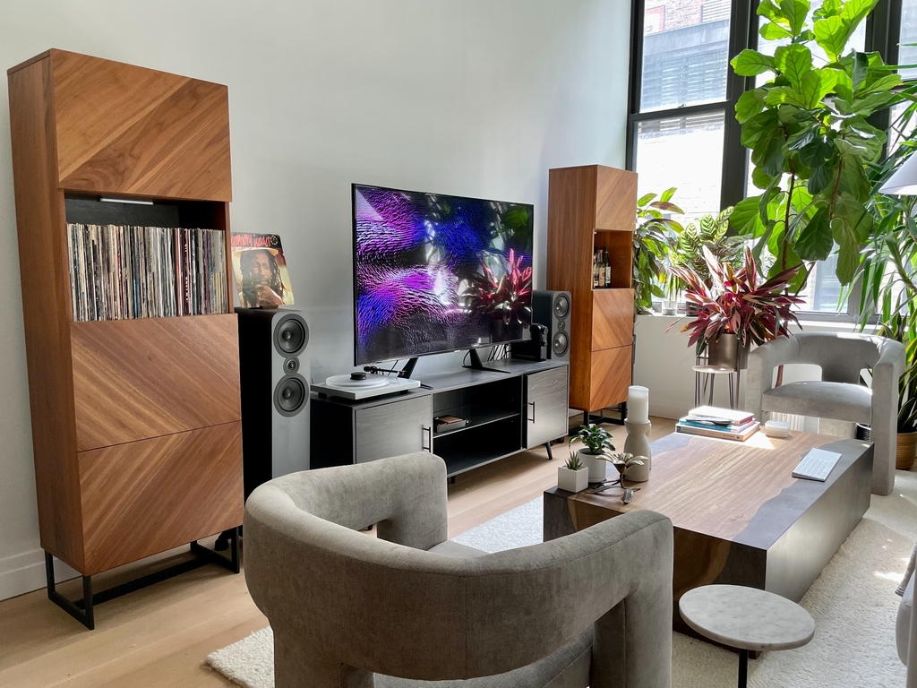 421 Hudson Street - Photo 1