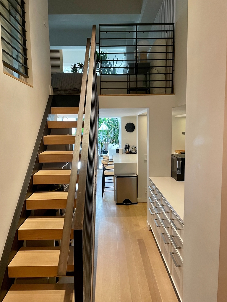 421 Hudson Street - Photo 3