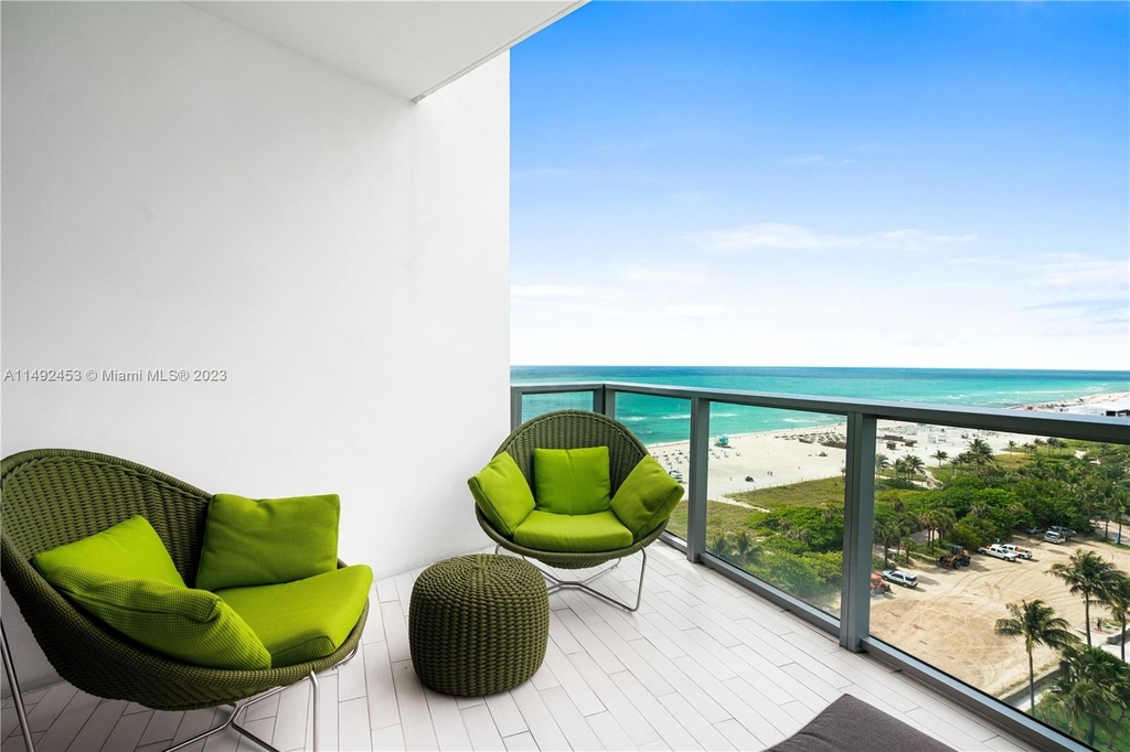 2201 Collins Ave - Photo 2