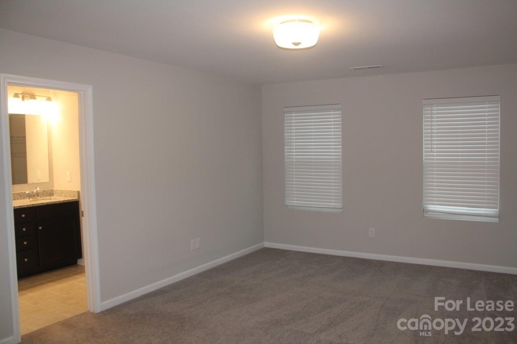 5936 River Meadow Court - Photo 37