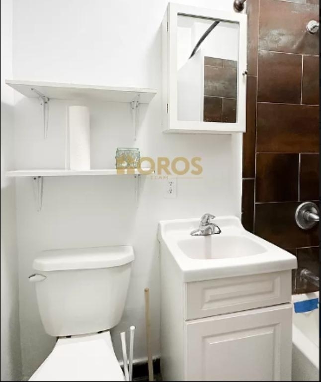 324 East 13th Street - Photo 5