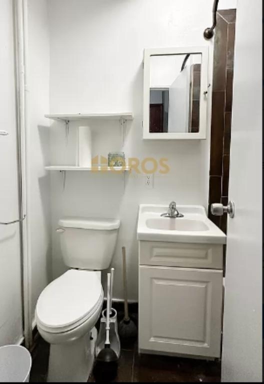 324 East 13th Street - Photo 6