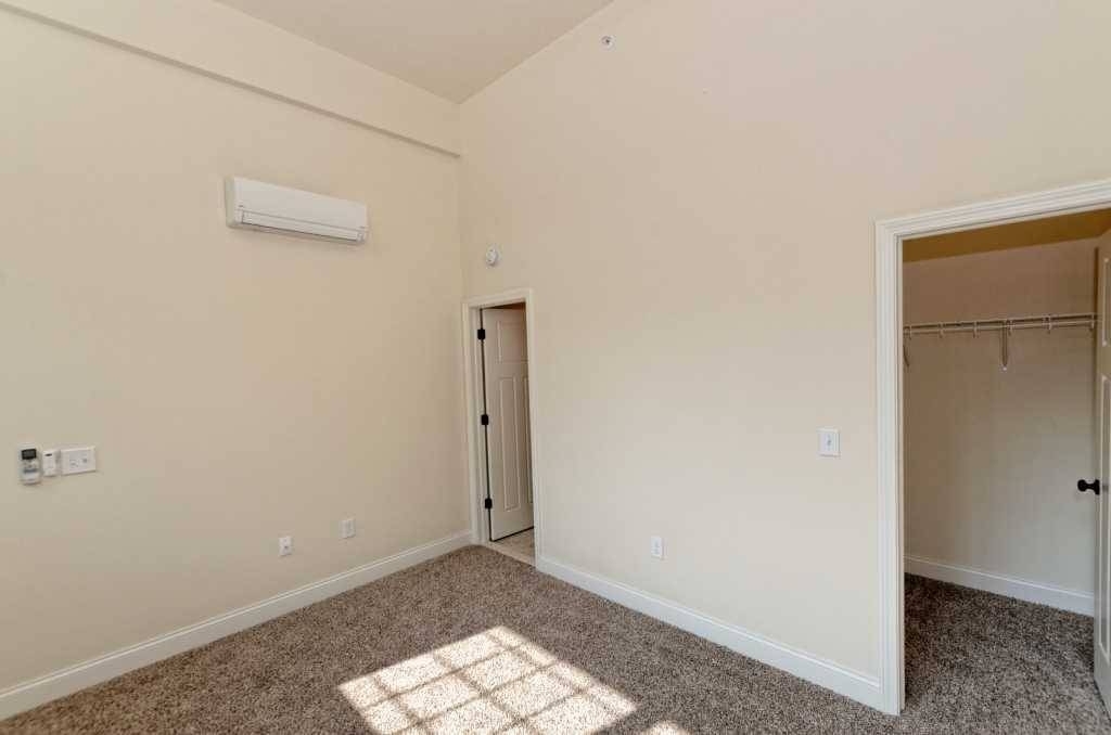 301 Green Street - Photo 12