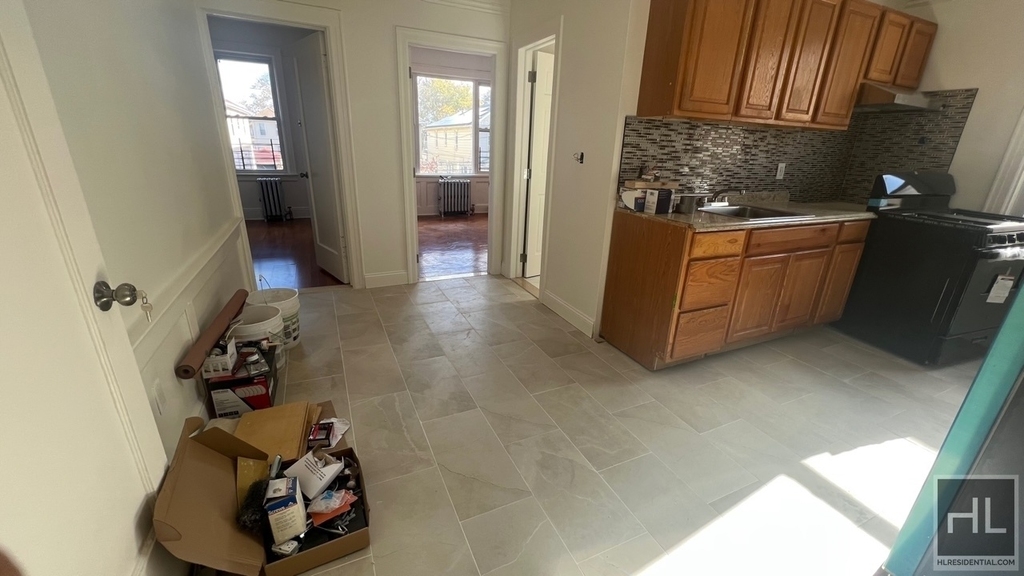 508 East 45 Street - Photo 1