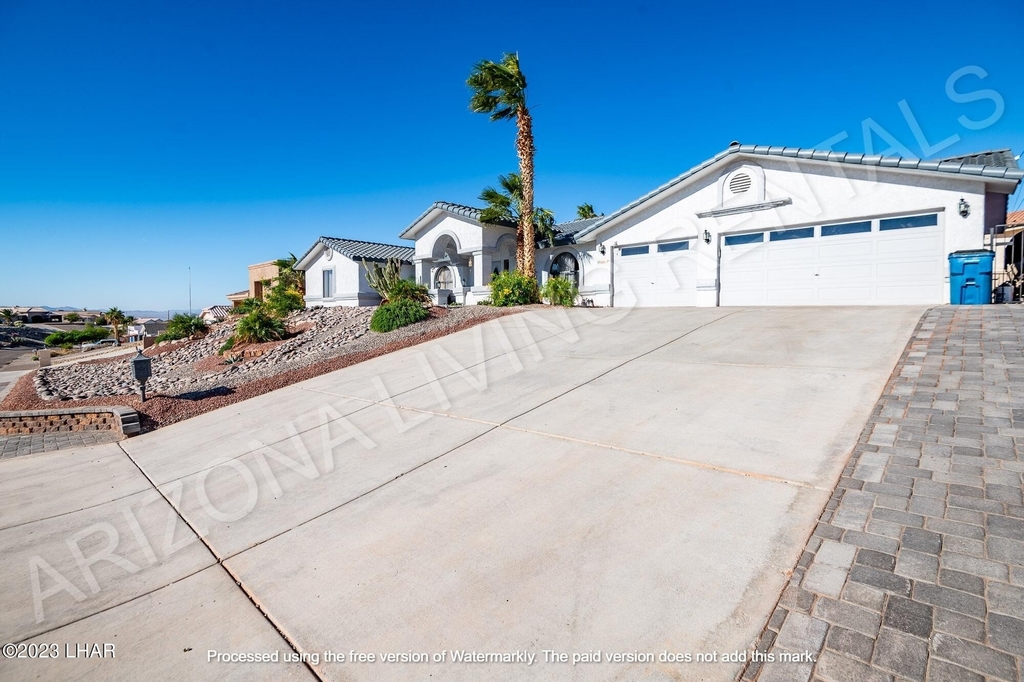 3681 Yucca Dr - Photo 2