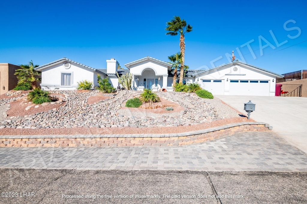 3681 Yucca Dr - Photo 0