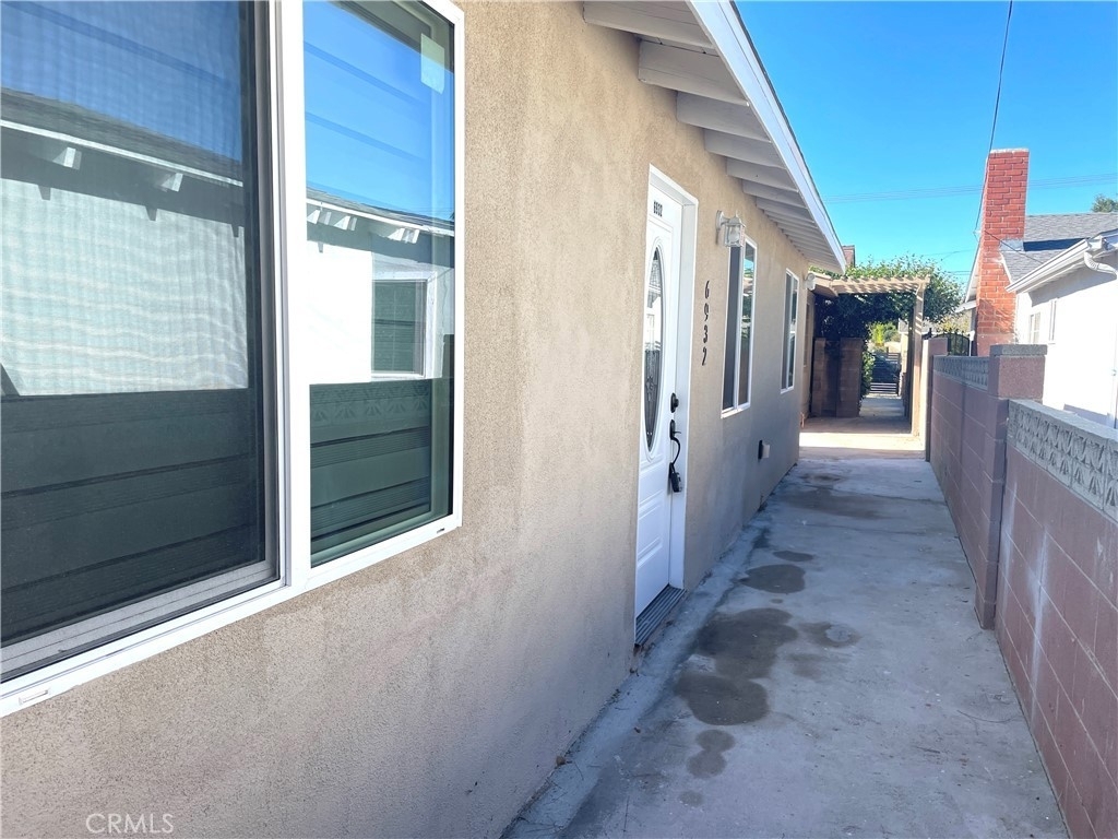 6932 Fallbrook Avenue - Photo 18