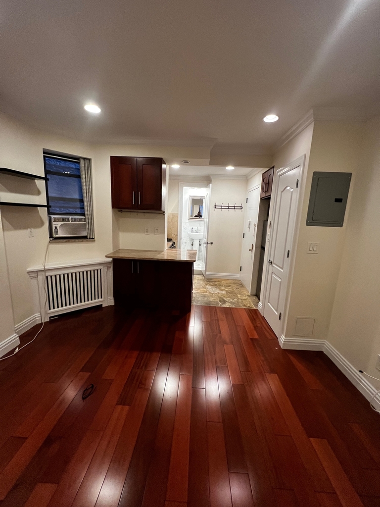 348 East 65th Street - Photo 12