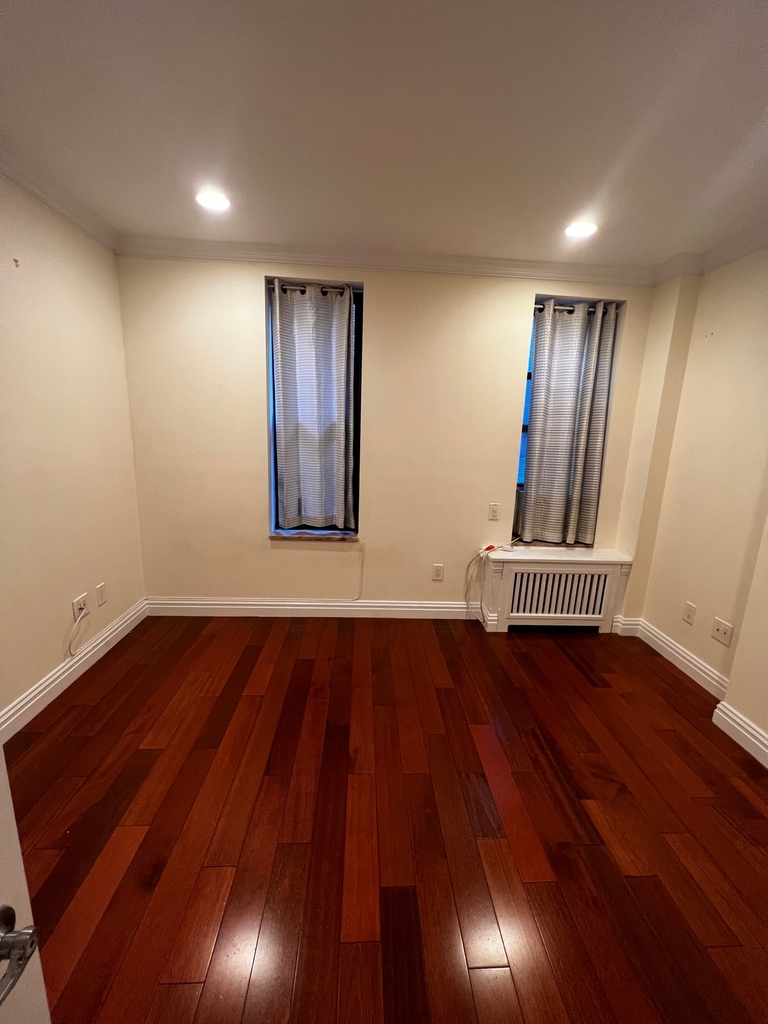 348 East 65th Street - Photo 8