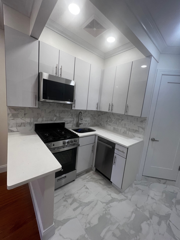 350 East 65th Street - Photo 14