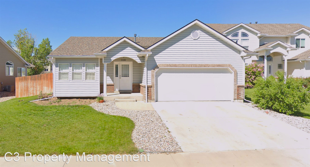 1121 Elgin Ct - Photo 0