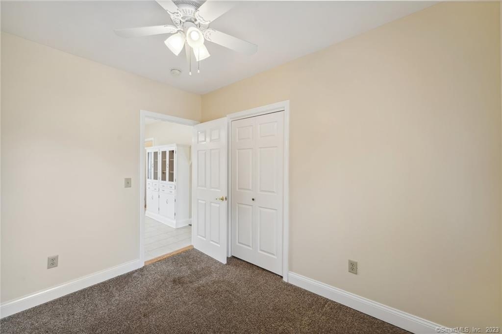 529 Sylvan Avenue - Photo 9