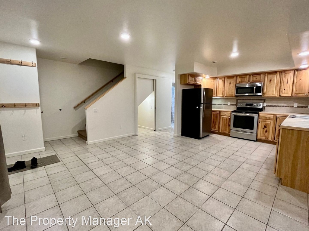 1555 Eielson St - Photo 2