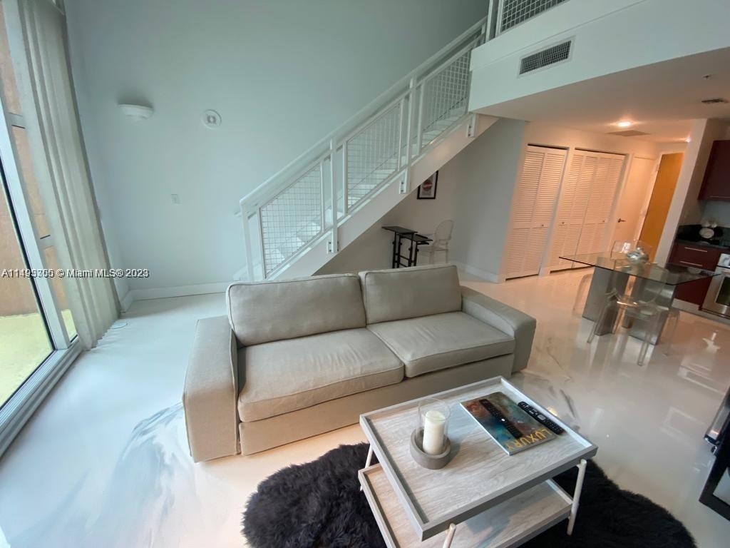 244 Biscayne Blvd - Photo 1