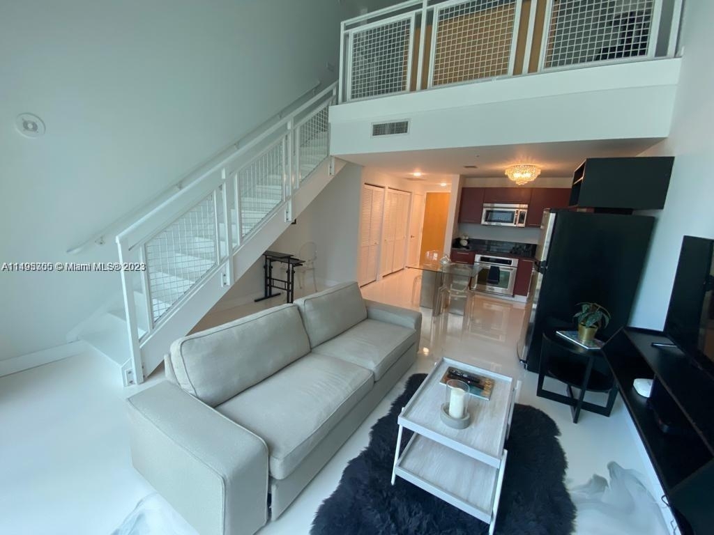 244 Biscayne Blvd - Photo 3