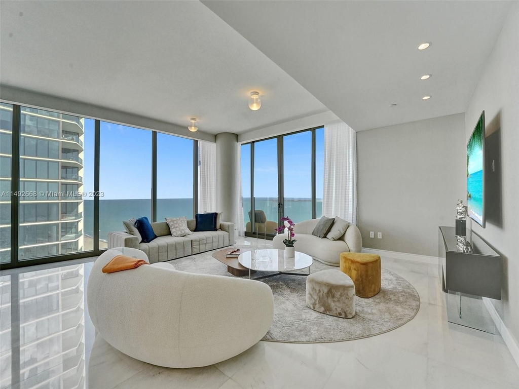 17901 Collins Ave - Photo 19