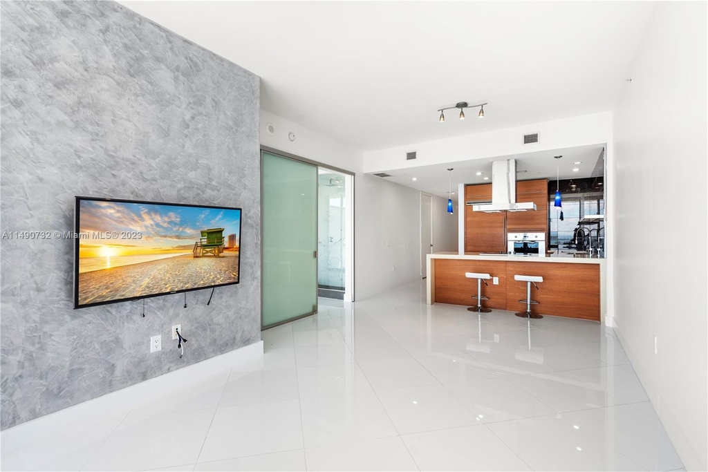 1100 Biscayne Blvd - Photo 1