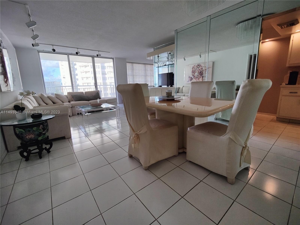 18021 Biscayne Blvd - Photo 2