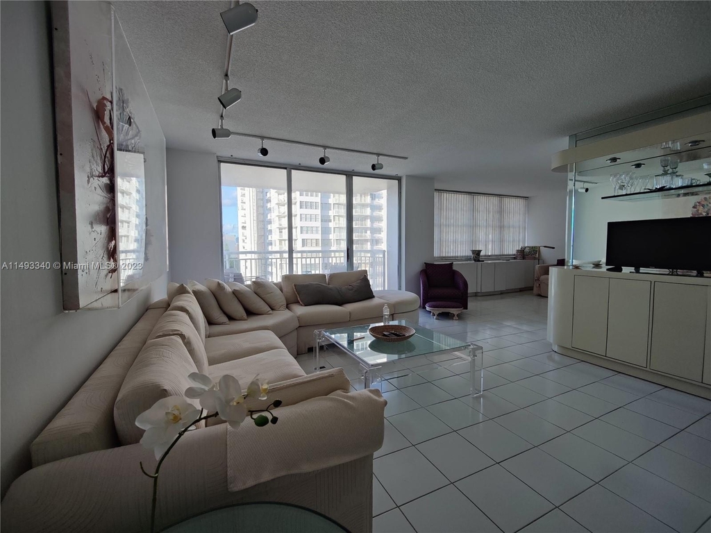 18021 Biscayne Blvd - Photo 9