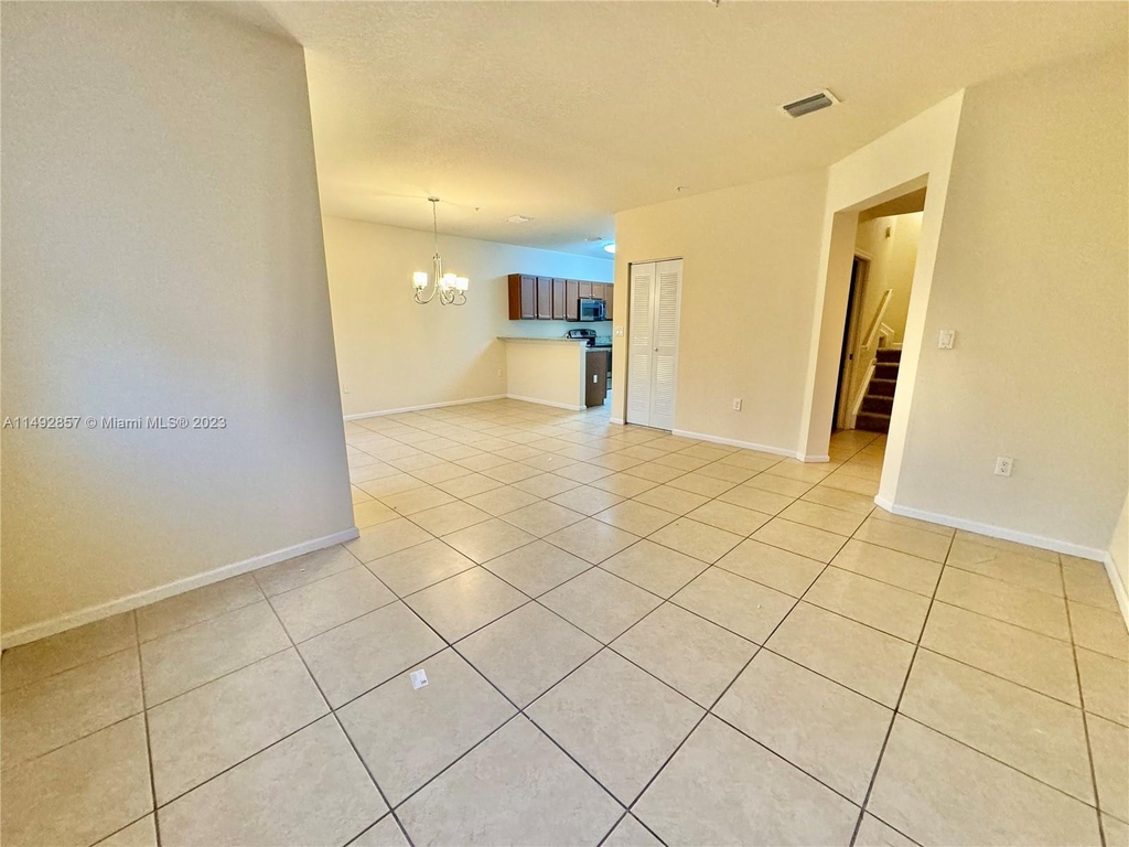 8650 Nw 97 Av - Photo 3