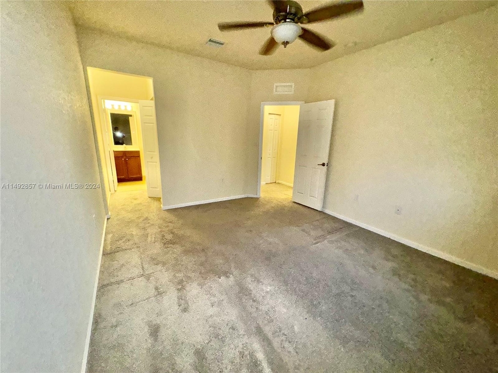 8650 Nw 97 Av - Photo 24