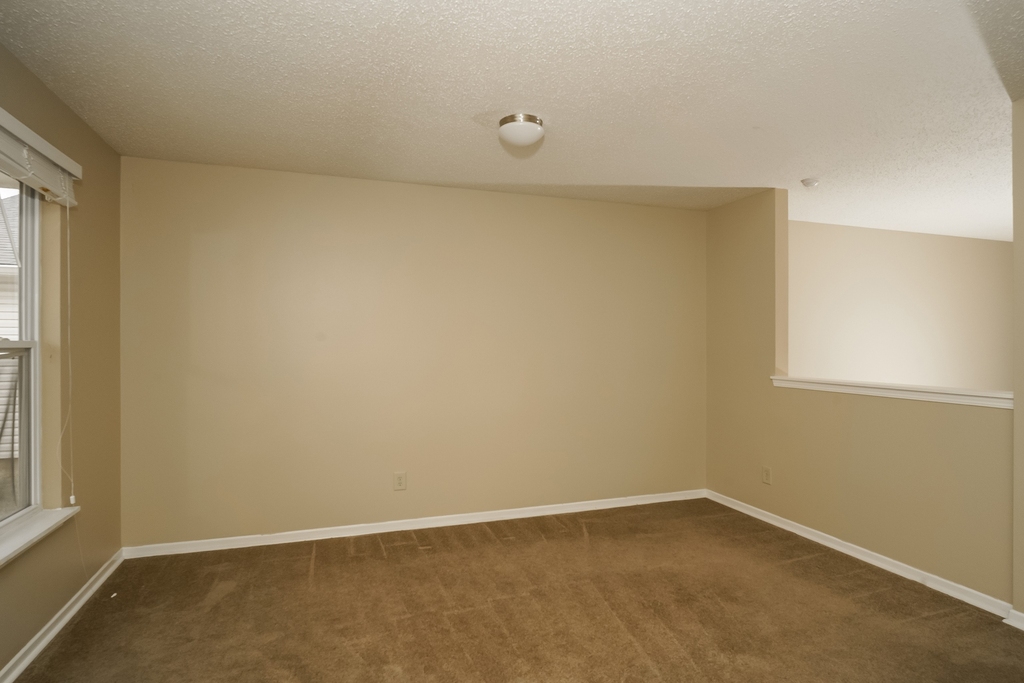 3328 Summer Breeze Circle - Photo 1