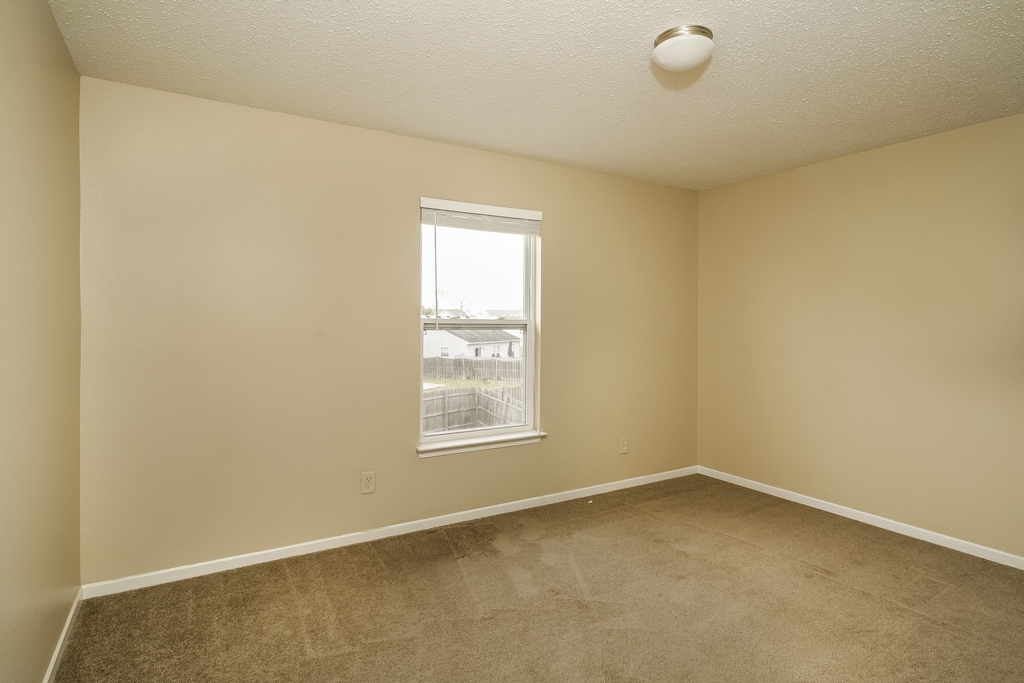 3328 Summer Breeze Circle - Photo 11