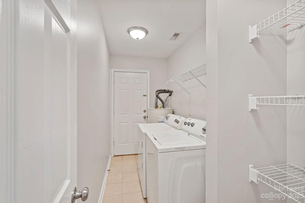 1112 Belmont Avenue - Photo 9