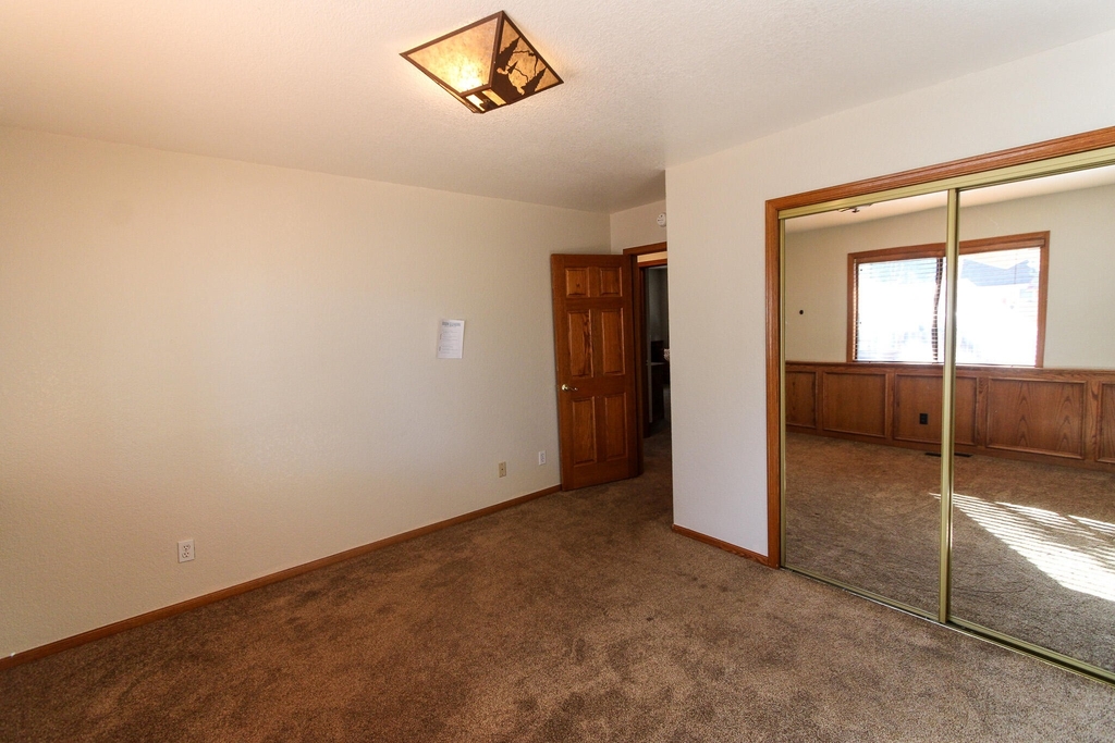 1253 Panorama Drive - Photo 21