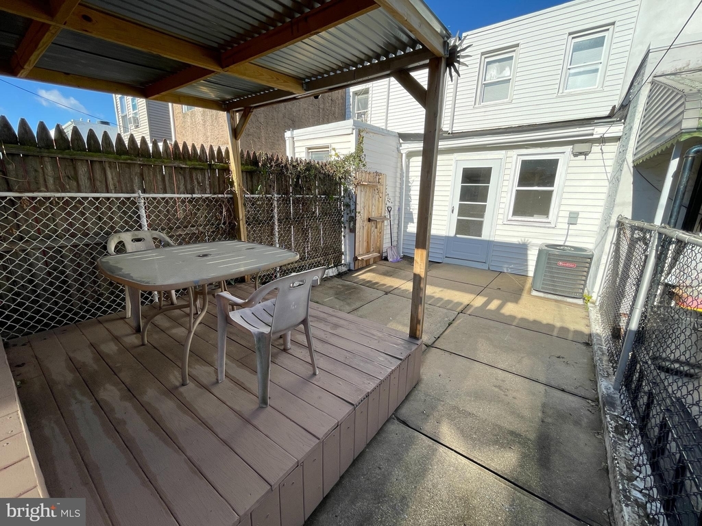 2841 Almond Street - Photo 10