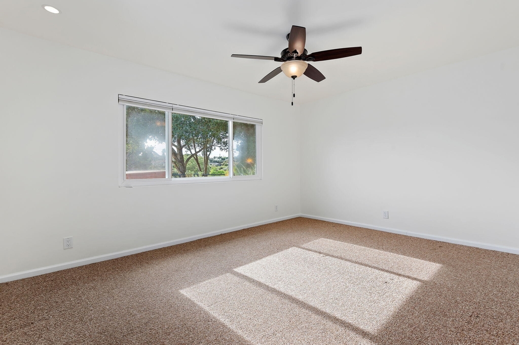 1111 Crestline - Photo 6